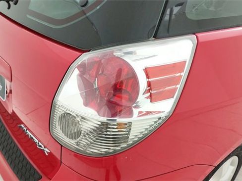 Used 2005 Toyota Matrix image 11