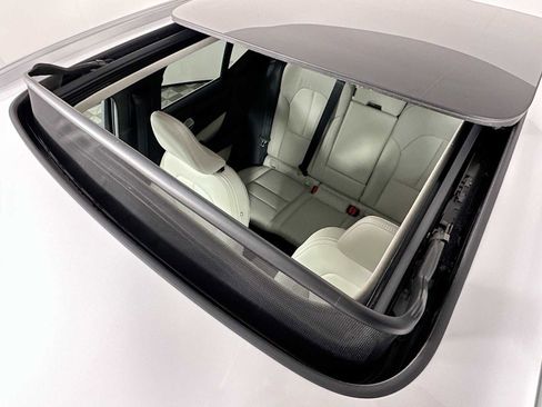 Used 2025 Volvo XC40 B5 Plus w/ Protection Package Premier image 17