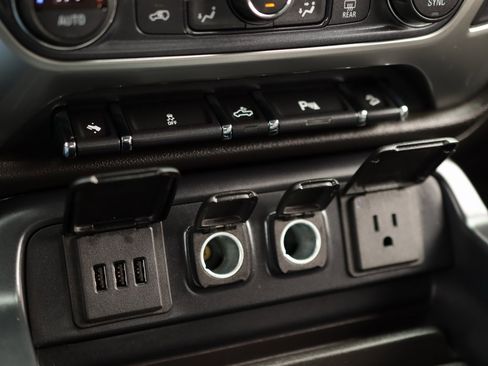 Used 2015 Chevrolet Silverado 2500 LTZ w/ LTZ Plus Package image 18