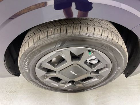 New 2026 Kia Carnival EX image 11