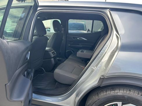 Used 2025 Chevrolet Equinox EV LT FWD image 43
