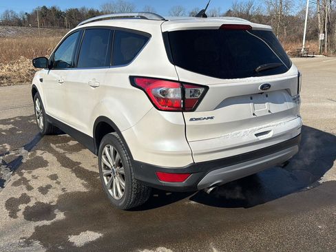 Used 2018 Ford Escape Titanium image 3