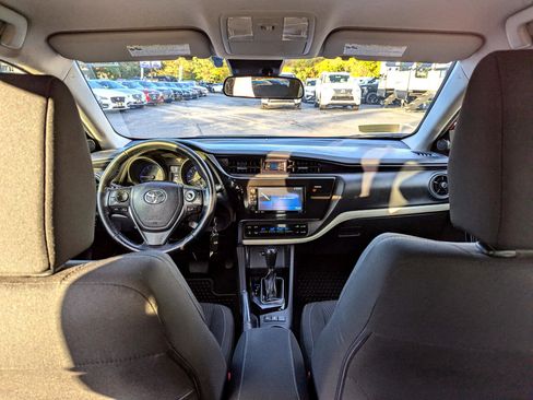 Used 2018 Toyota Corolla iM image 36