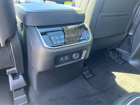 New 2025 INFINITI QX80 Luxe image 29