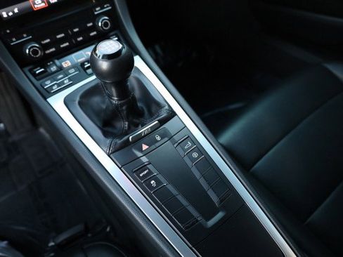 Used 2018 Porsche 718 Cayman image 32