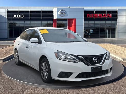 Used 2018 Nissan Sentra S image 3