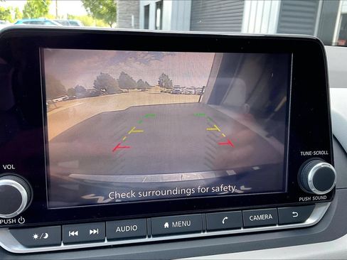 Used 2023 Nissan Rogue SV AWD/4WD image 13