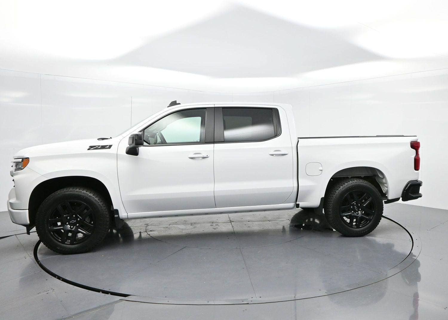 Used 2023 Chevrolet Silverado 1500 RST w/ Z71 Off-Road Package AWD/4WD image 4