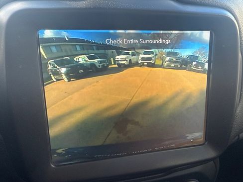 Used 2022 Jeep Renegade Limited w/ Sun, Sound & Wheels Group image 21