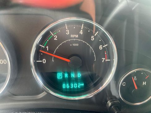 Used 2018 Jeep Wrangler Unlimited Sport S AWD/4WD image 13