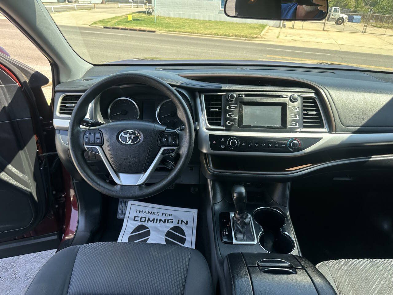 Used 2019 Toyota Highlander LE FWD image 18