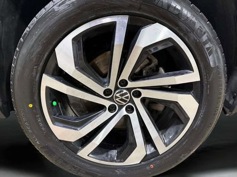 Used 2021 Volkswagen Atlas SEL Premium image 35