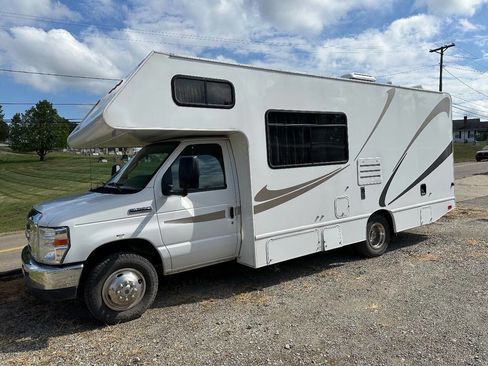 Used 2017 Ford E-350 and Econoline 350 Super Duty w/ Motorhome Prep Package image 1