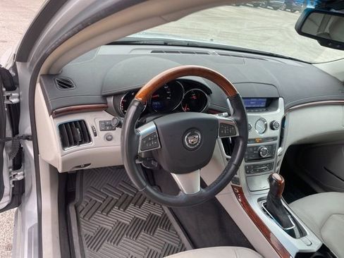Used 2011 Cadillac CTS Luxury RWD image 23