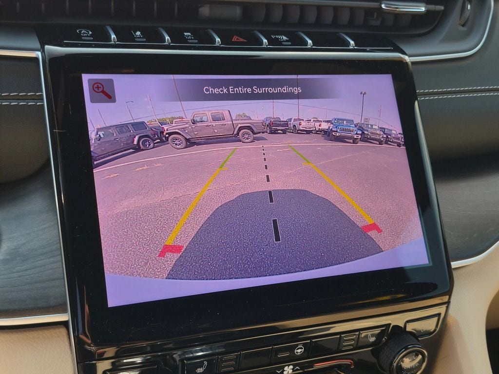 Certified 2025 Jeep Grand Cherokee Limited AWD/4WD image 20