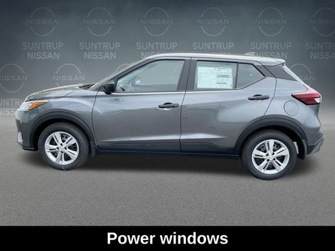 Used 2025 Nissan Kicks Play S image 12
