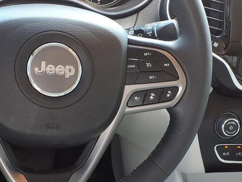 Used 2022 Jeep Cherokee Limited w/ Elite Package AWD/4WD image 11