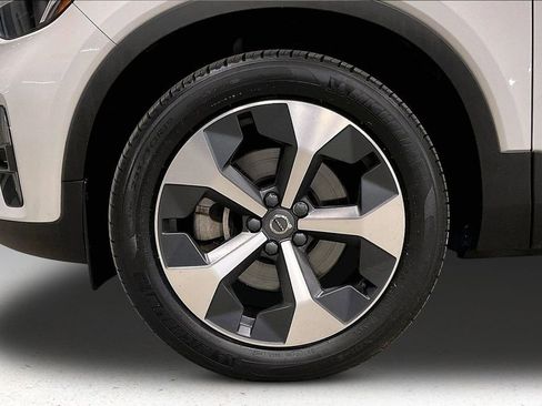Certified 2023 Volvo XC40 B5 Plus w/ Protection Package Premier AWD/4WD image 34