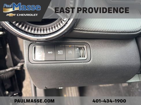 Used 2025 Chevrolet Equinox LT w/ Convenience Package II image 10