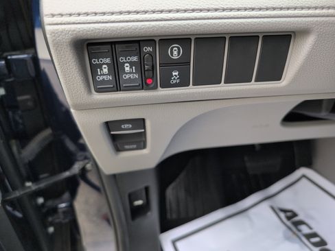 Used 2023 Honda Odyssey EX image 14