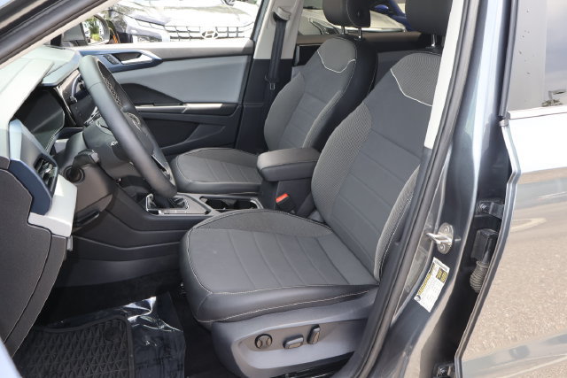 Certified 2023 Volkswagen Taos SE FWD image 12