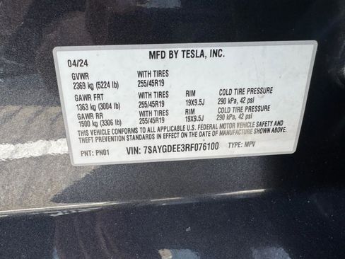 Used 2024 Tesla Model Y Long Range AWD/4WD image 37