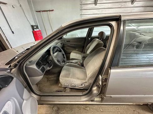 Used 2000 Nissan Altima XE FWD image 21