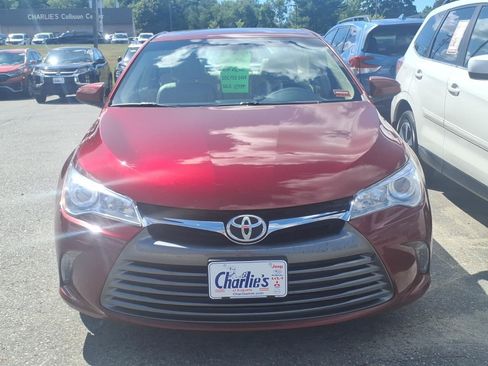 Used 2017 Toyota Camry XLE w/ Moonroof Package FWD image 2