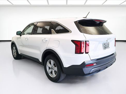 Used 2023 Kia Sorento LX FWD image 6