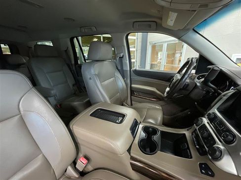 Used 2017 GMC Yukon SLT w/ Premium Edition AWD/4WD image 31