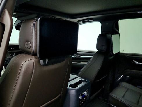 Used 2024 GMC Yukon Denali w/ Denali Reserve Package image 24