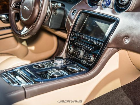 Used 2012 Jaguar XJ image 49