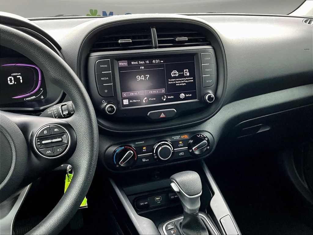 Used 2023 Kia Soul LX w/ Option Group 015 FWD image 12
