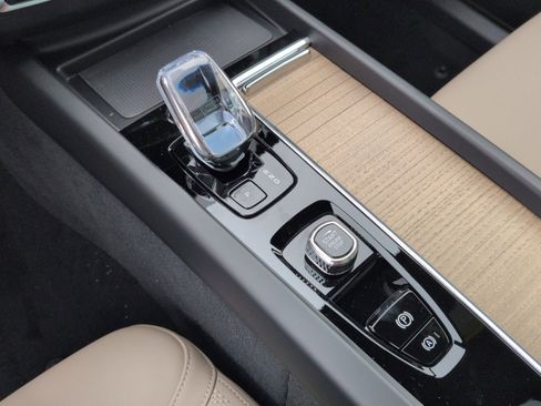 New 2026 Volvo XC60 B5 Plus w/ Protection Package Premier image 22