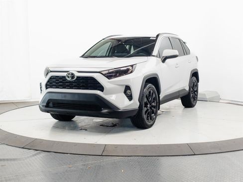 Used 2020 Toyota RAV4 XLE Premium AWD/4WD image 3