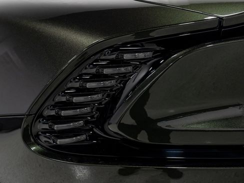 Used 2025 Aston Martin Vanquish image 23