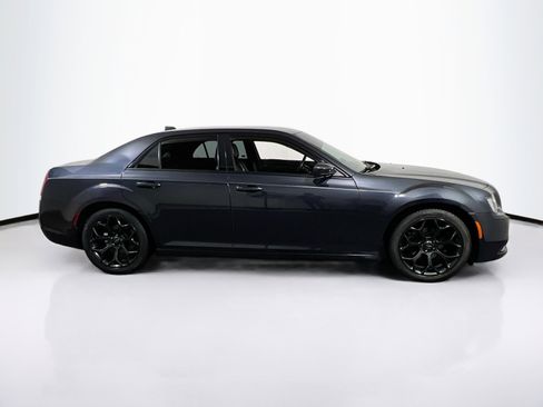 Used 2019 Chrysler 300 S image 4