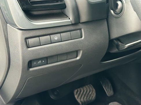 Used 2021 Nissan Rogue SV image 10