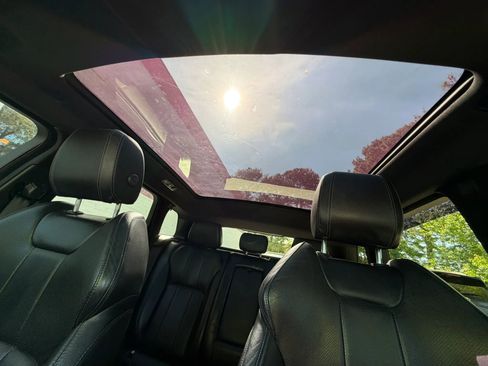 Used 2018 Land Rover Range Rover Evoque Landmark Edition image 32