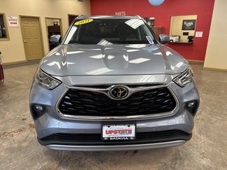 Used 2021 Toyota Highlander Platinum video 2