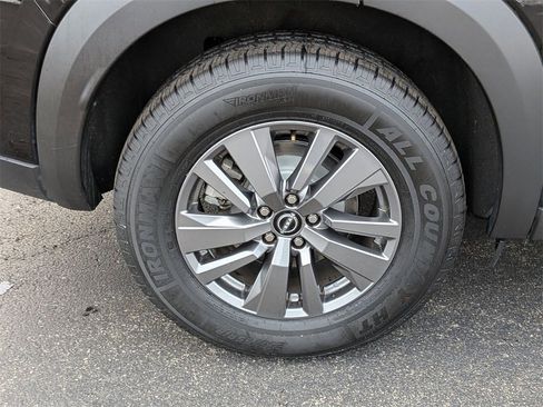 Used 2024 Nissan Pathfinder SV w/ SV Premium Package image 24