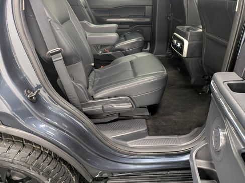 Used 2023 Ford Expedition XLT image 25