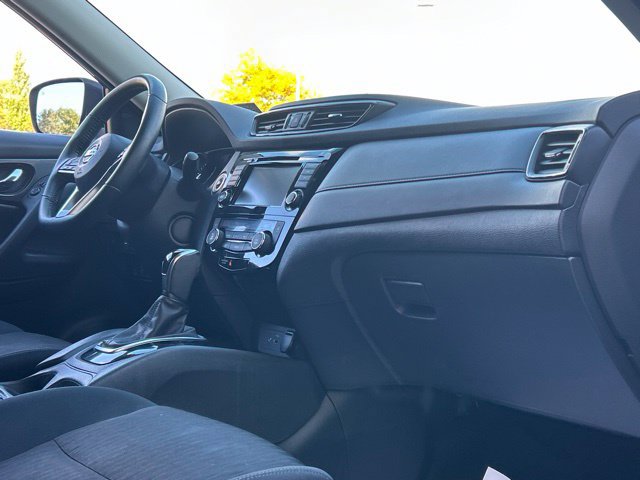 Used 2018 Nissan Rogue SV AWD/4WD image 24