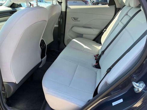 Used 2025 Hyundai Kona SEL AWD/4WD image 6