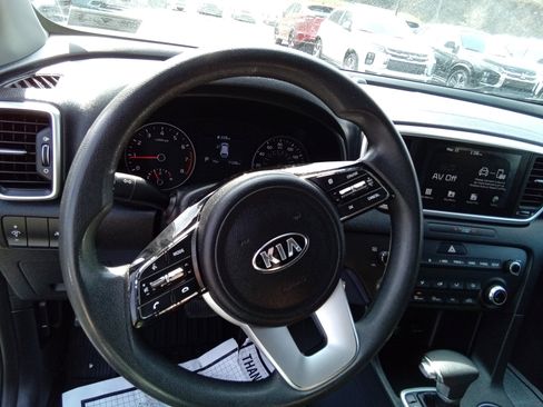 Used 2020 Kia Sportage LX image 16