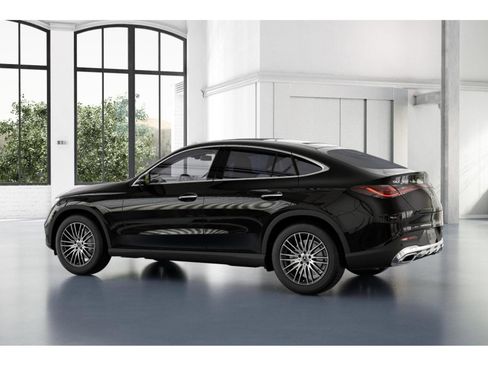 Used 2025 Mercedes-Benz GLC 300 4MATIC image 31