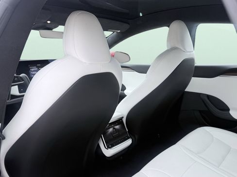 Used 2023 Tesla Model S AWD/4WD image 39