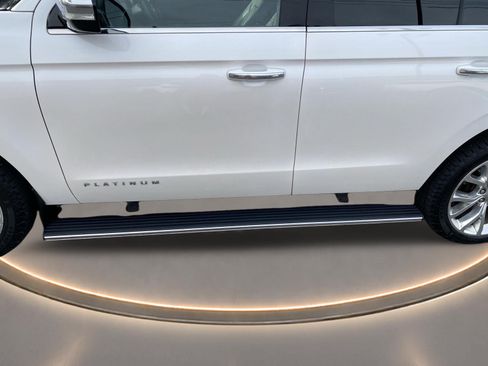 Used 2019 Ford Expedition Platinum AWD/4WD image 12
