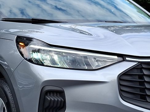 Certified 2023 Ford Escape Active w/ Cold Weather Package FWD image 9
