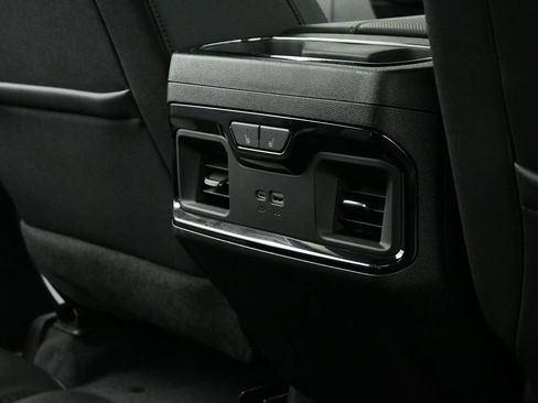 Used 2024 Chevrolet Silverado 2500 ZR2 w/ Technology Package image 64